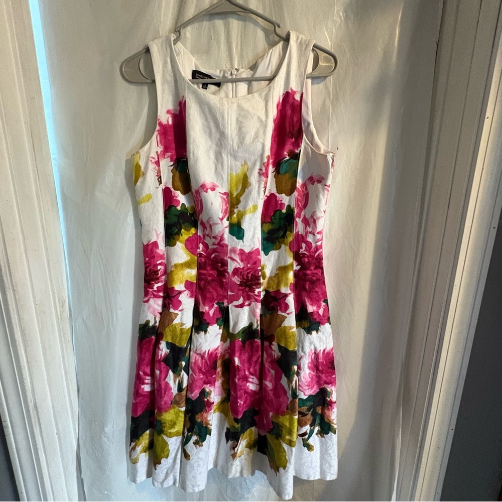 Jones New York Floral Dress Sz 8 Sleeveless A-Line Pleated Cotton Stretch White